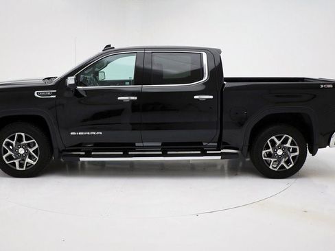 Used 2023 GMC Sierra 1500 SLT w/ X31 Off-Road Package image 5