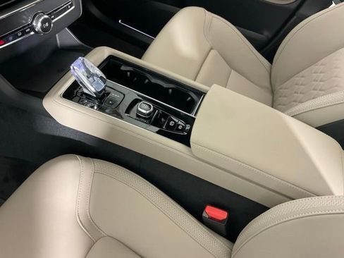 New 2026 Volvo XC90 B6 Plus w/ Protection Package Premier image 17