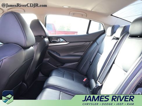 Used 2020 Nissan Maxima 3.5 SV w/ Floor Mat Group FWD image 17