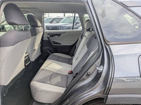 Used 2019 Toyota RAV4 XLE w/ Convenience Package FWD image 14
