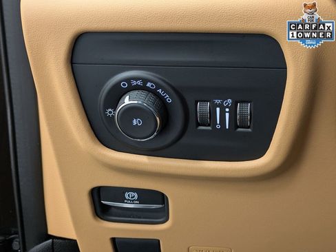 Used 2025 Jeep Grand Cherokee Summit AWD/4WD image 21