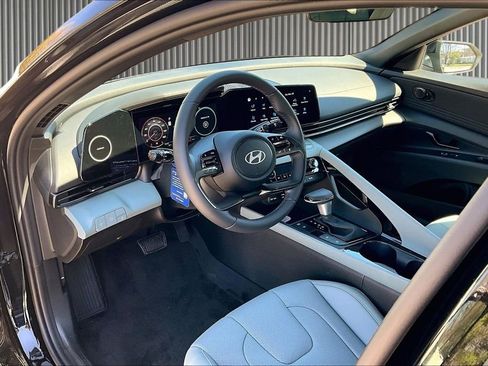 New 2026 Hyundai Elantra Limited FWD image 7