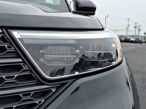 Certified 2022 Ford Explorer XLT w/ Equipment Group 202A AWD/4WD image 9