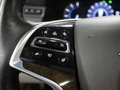 Used 2019 Cadillac Escalade Luxury AWD/4WD image 12