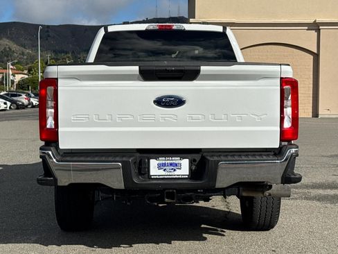 Certified 2025 Ford F250 XLT w/ FX4 Off-Road Package image 5