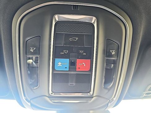 Used 2024 Jeep Grand Cherokee Limited w/ Black Appearance Package AWD/4WD image 29