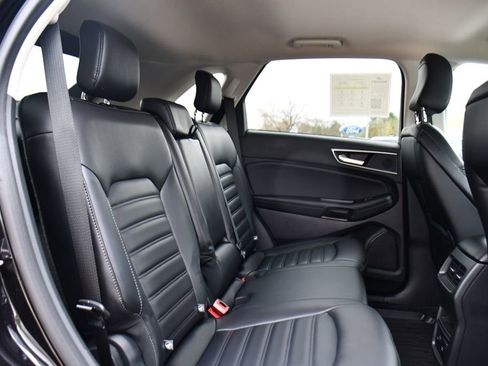 Used 2024 Ford Edge SEL w/ Convenience Package image 17