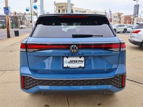 New 2026 Volkswagen Tiguan SE R-Line AWD/4WD image 4