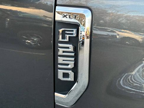 Used 2020 Ford F250 XLT w/ Snow Plow Prep Package image 8