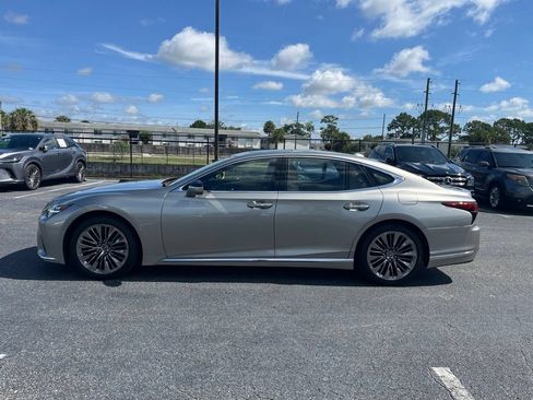 Used 2023 Lexus LS 500 w/ Accessory Package (Z1) RWD image 2