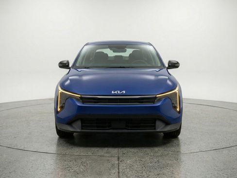Used 2025 Kia K4 LXS image 1