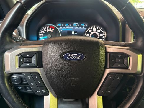Used 2018 Ford F150 Platinum w/ Equipment Group 701A Luxury AWD/4WD image 30