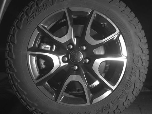 Used 2025 Jeep Compass Trailhawk image 12