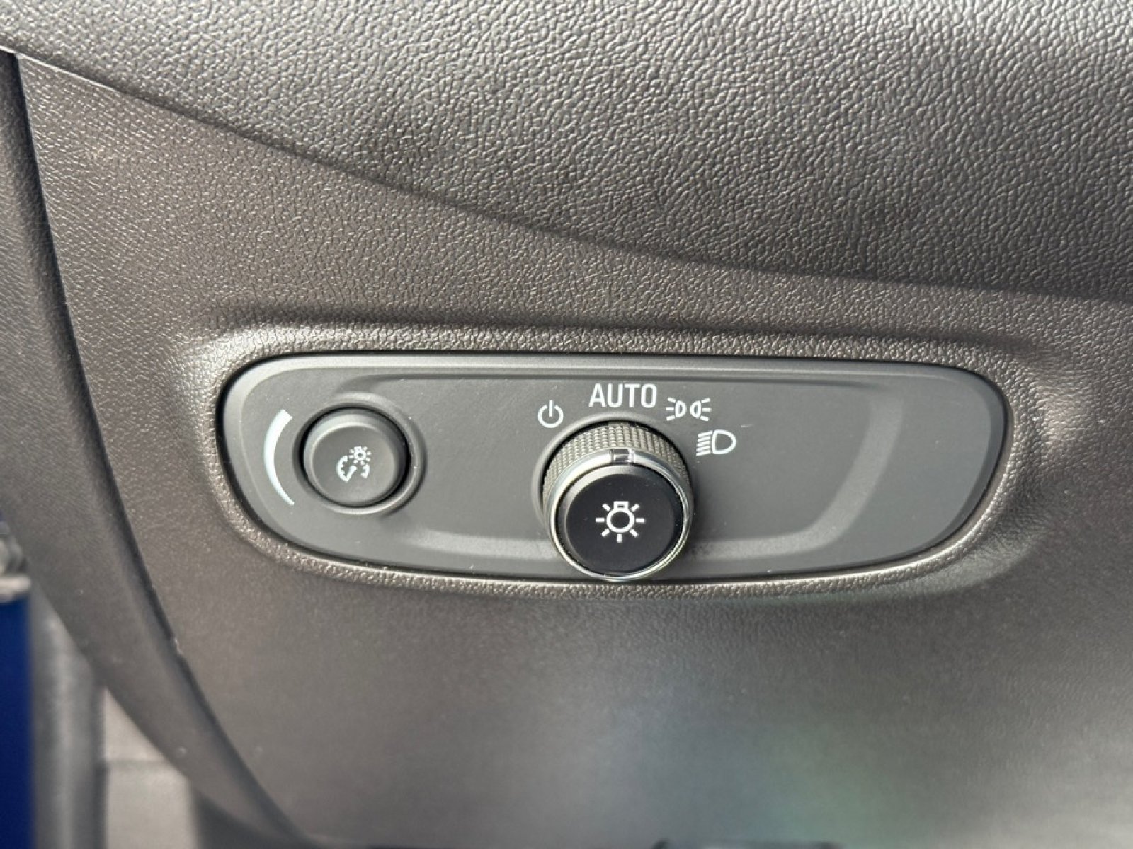 Used 2023 Chevrolet Equinox LS AWD/4WD image 33