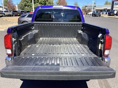Certified 2022 Toyota Tacoma SR5 image 26