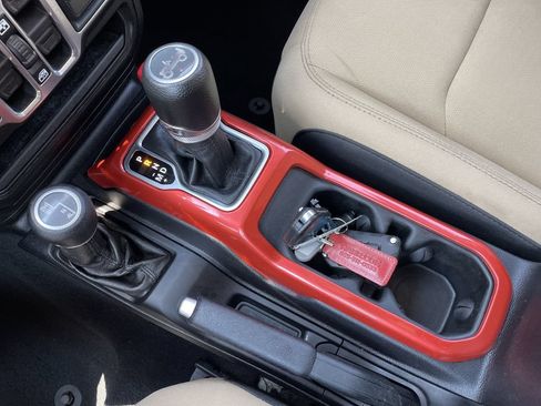 Used 2018 Jeep Wrangler Unlimited Sport S AWD/4WD image 21