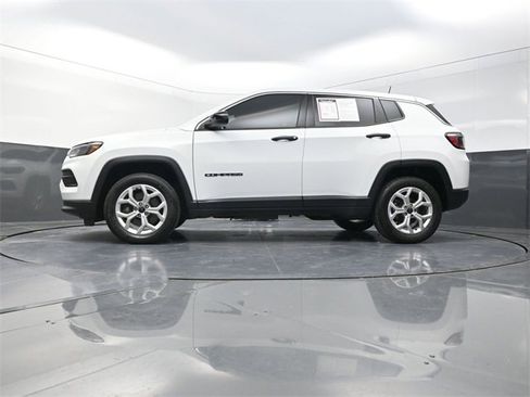 Used 2025 Jeep Compass Sport image 20