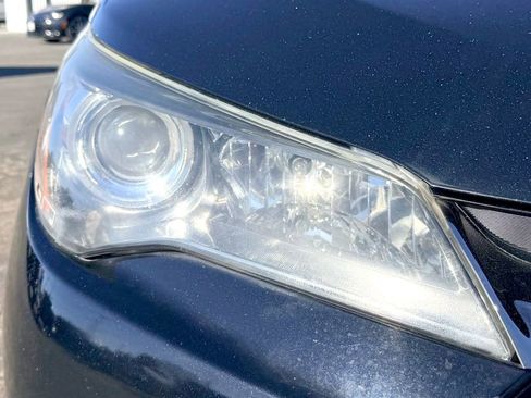 Used 2017 Toyota Camry SE image 9