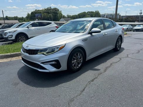 Used 2020 Kia Optima LX FWD image 3