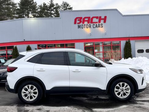 Used 2023 Ford Escape Active image 1
