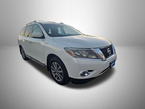 Used 2015 Nissan Pathfinder SL w/ SL Premium Package image 4