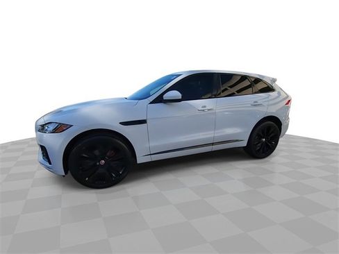 Used 2019 Jaguar F-PACE S image 4