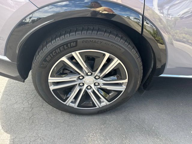 Certified 2024 Cadillac Lyriq Luxury AWD/4WD image 2
