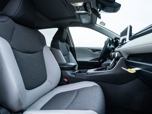 New 2025 Toyota RAV4 XLE w/ Convenience Package image 14