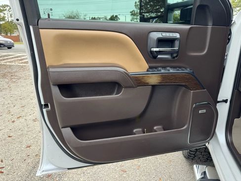 Used 2018 GMC Sierra 3500 Denali w/ Duramax Plus Package image 17