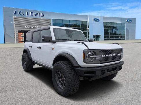 New 2025 Ford Bronco Badlands AWD/4WD image 1