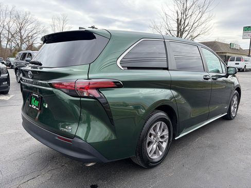 Used 2021 Toyota Sienna LE image 8