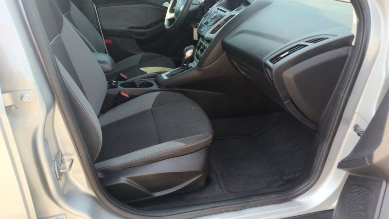 Used 2014 Ford Focus SE FWD image 12