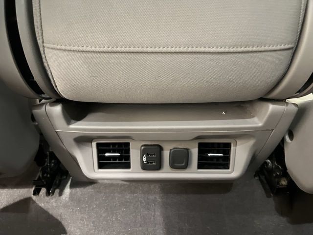 Used 2020 GMC Sierra 1500 SLE w/ SLE Value Package AWD/4WD image 19