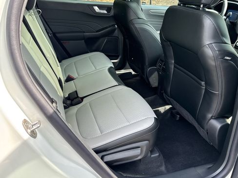 New 2025 Ford Escape SE image 15