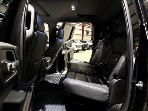 Used 2020 GMC Sierra 1500 SLT w/ SLT Premium Plus Package image 17