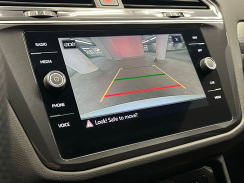 Certified 2024 Volkswagen Tiguan SEL R-Line image 28
