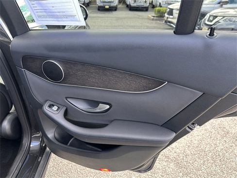 Used 2020 Mercedes-Benz GLC 300 GLC 300 image 40