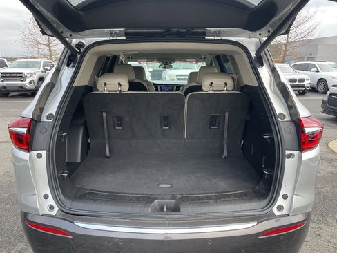 Used 2021 Buick Enclave Essence image 7