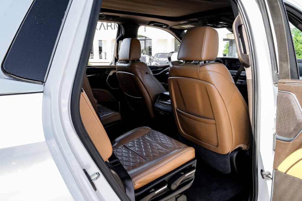 Used 2022 Cadillac Escalade Premium Luxury AWD/4WD image 37