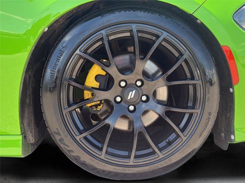 Used 2017 Dodge Charger R/T RWD image 30