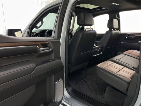 Used 2024 Chevrolet Silverado 1500 High Country w/ High Country Premium Package image 48