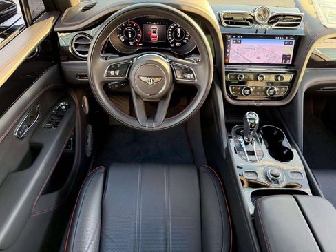 Certified 2024 Bentley Bentayga image 29