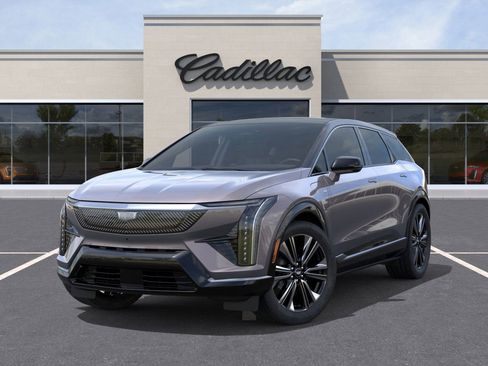 New 2026 Cadillac Optiq Luxury 2 image 27