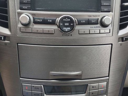 Used 2011 Subaru Outback 2.5i Limited w/ PWR Moonroof Pkg AWD/4WD image 9