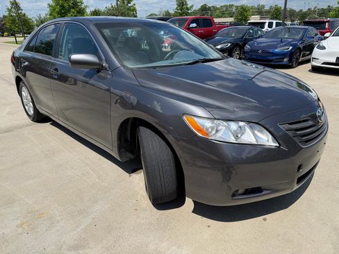 Used 2007 Toyota Camry SE FWD image 3