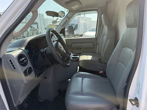 Used 2024 Ford E-450 and Econoline 450 Super Duty RWD image 8