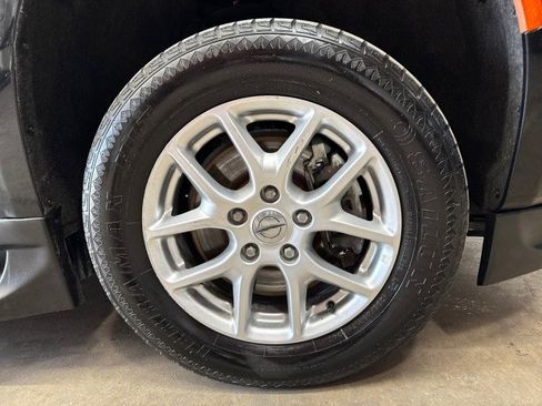 Used 2022 Chrysler Voyager LX image 34