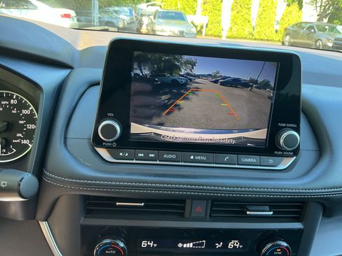 Certified 2023 Nissan Rogue SV FWD image 17