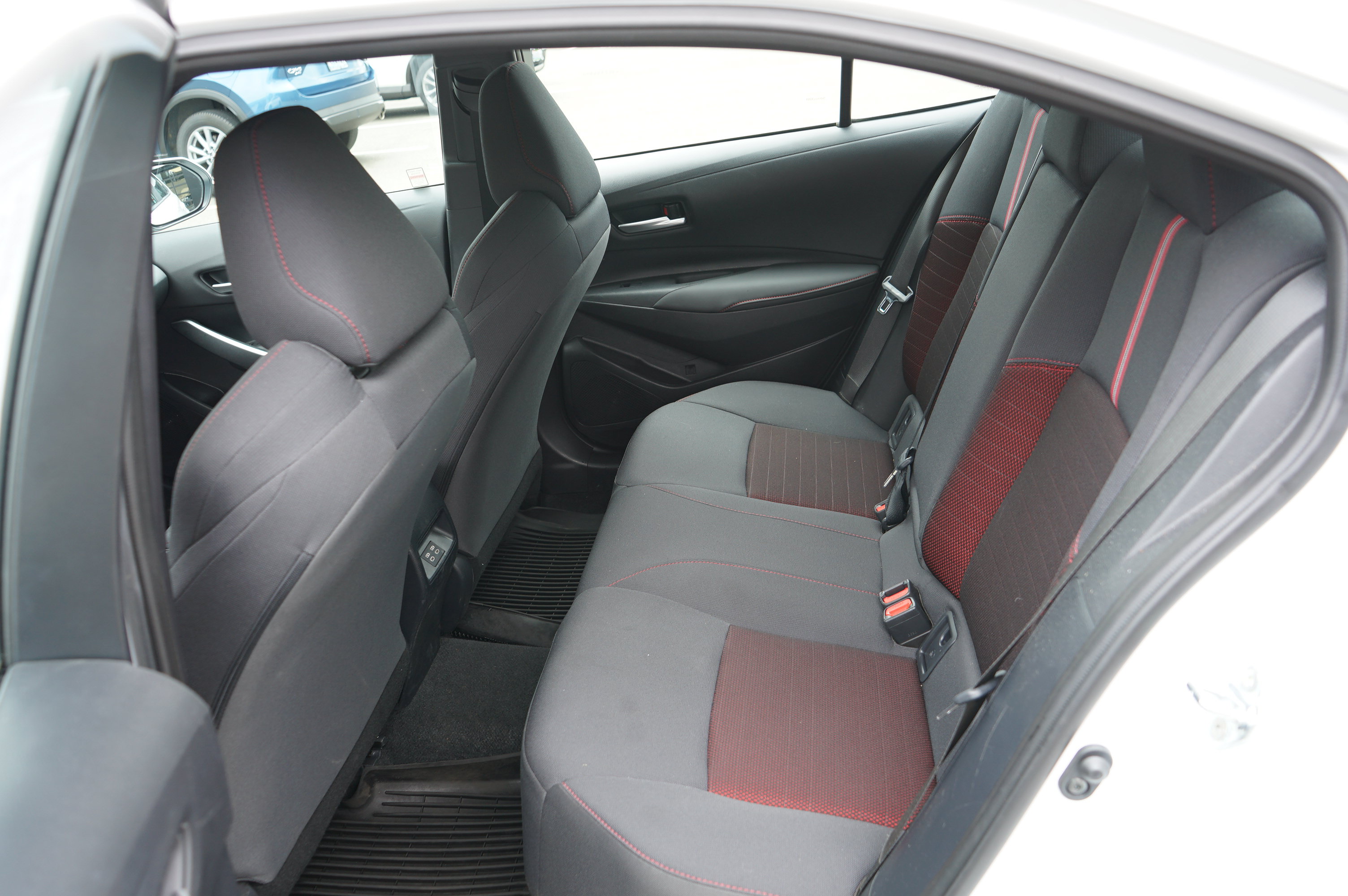 Used 2023 Toyota Corolla SE FWD image 7