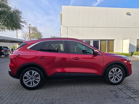 Used 2022 Ford Escape SEL w/ Technology Package FWD image 8